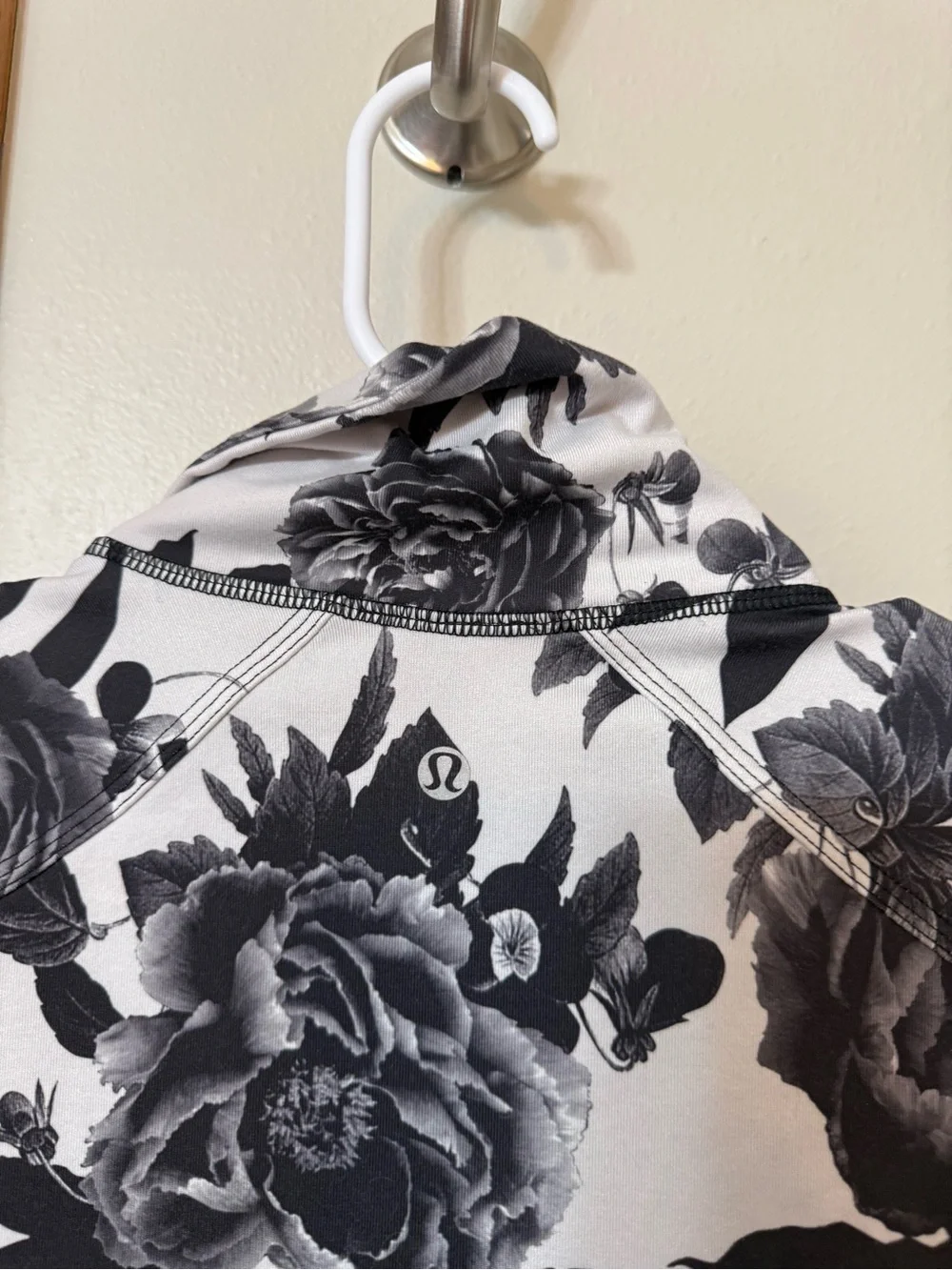 Lululemon Calm & Cozy Brisk Bloom Floral Define Black White Full Zip Jacket Sz 6